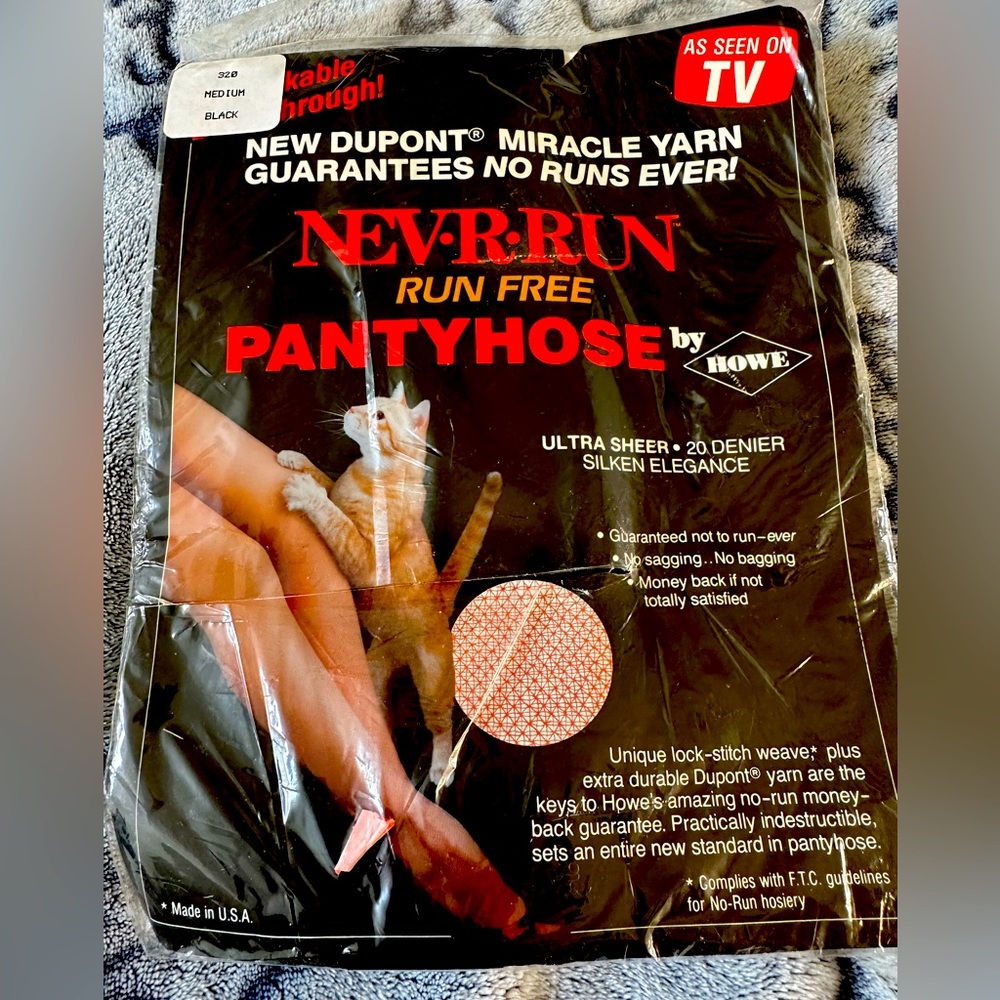 🦋     Never Run Pantyhose black NWT size Medium